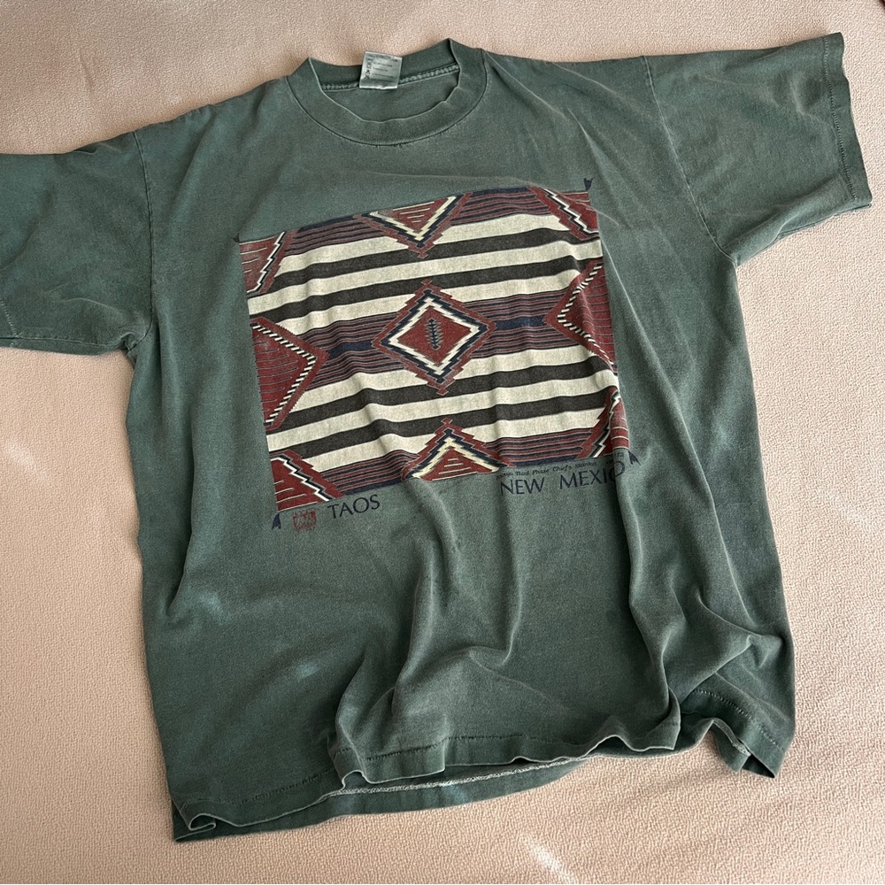 Vintage Taos New Mexico Green Short Sleeve Tee with Graphic Design Oversized XL